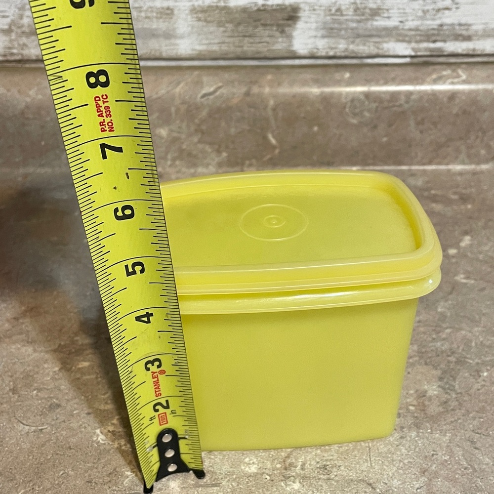 Tupperware Vintage Yellow Storage Container - Picture 6 of 7
